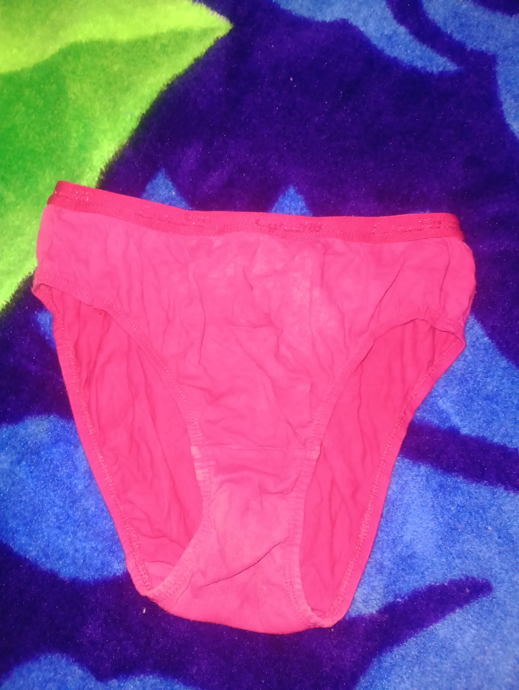 Used Woman Red painty